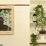 In Style: 1br With Vintage Touches And Balcony 아파트 *
