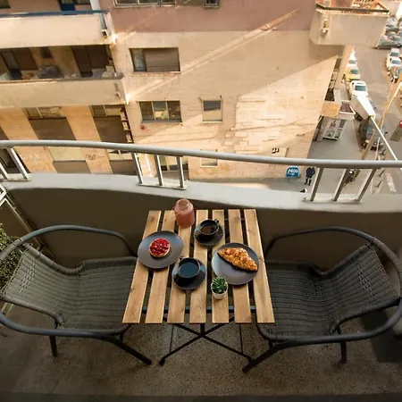 아파트 In Style: 1br With Vintage Touches And Balcony 부쿠레슈티