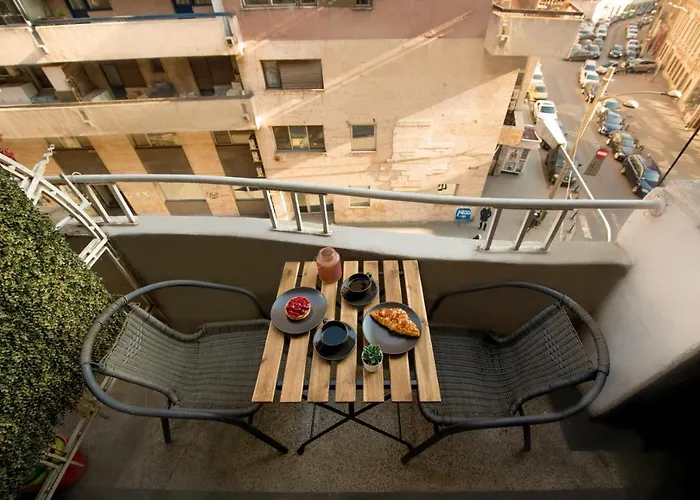 아파트 In Style: 1br With Vintage Touches And Balcony 부쿠레슈티