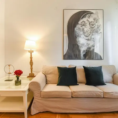 In Style: 1br With Vintage Touches And Balcony Daire Bükreş