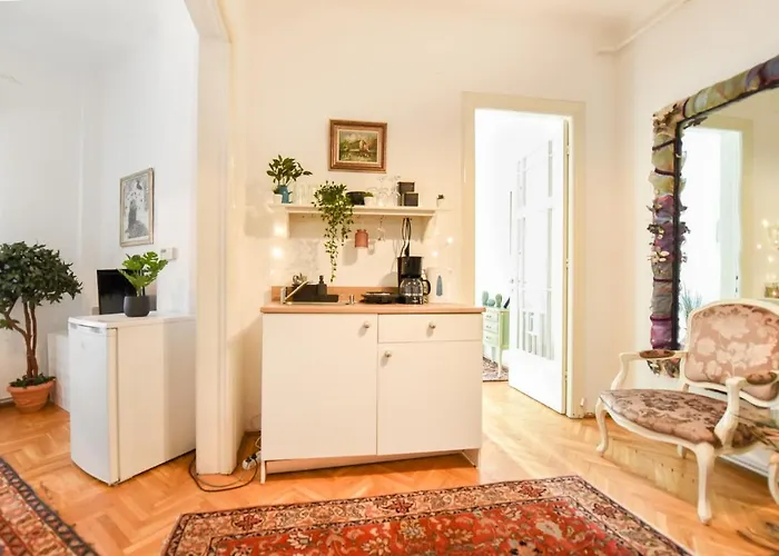 In Style: 1br With Vintage Touches And Balcony Lejlighed Bukarest